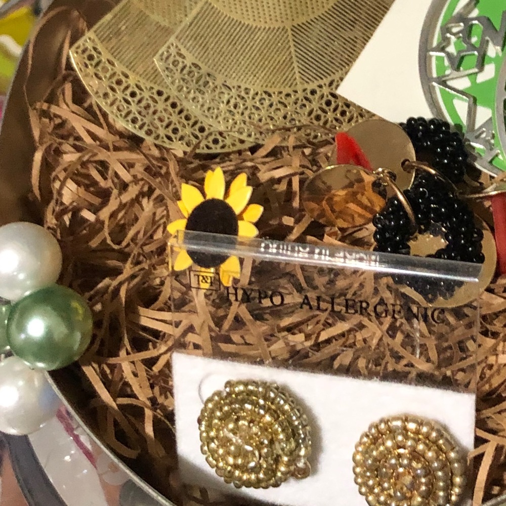 💚💛🖤 Lot/Bundle of Earrings! 💚 - Picture 3 of 12